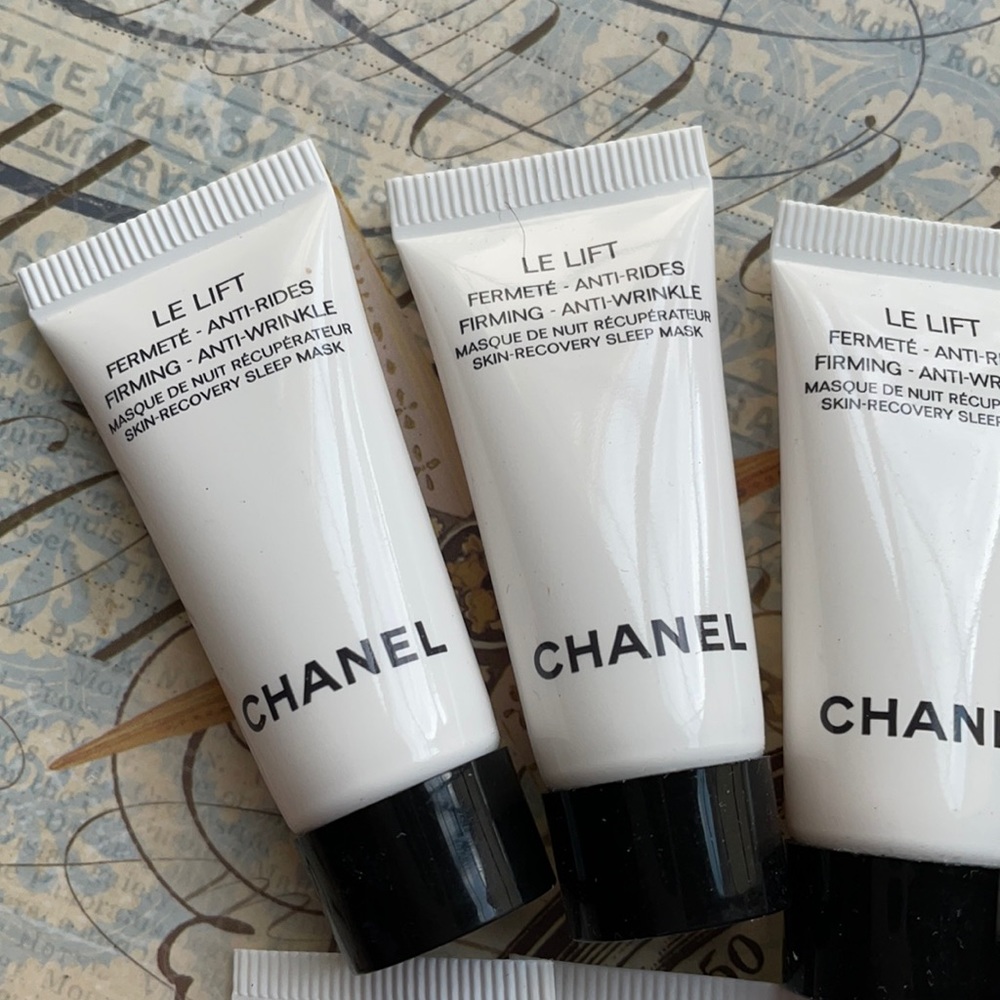 11 Chanel le lift firming anti-wrinkle mask sample